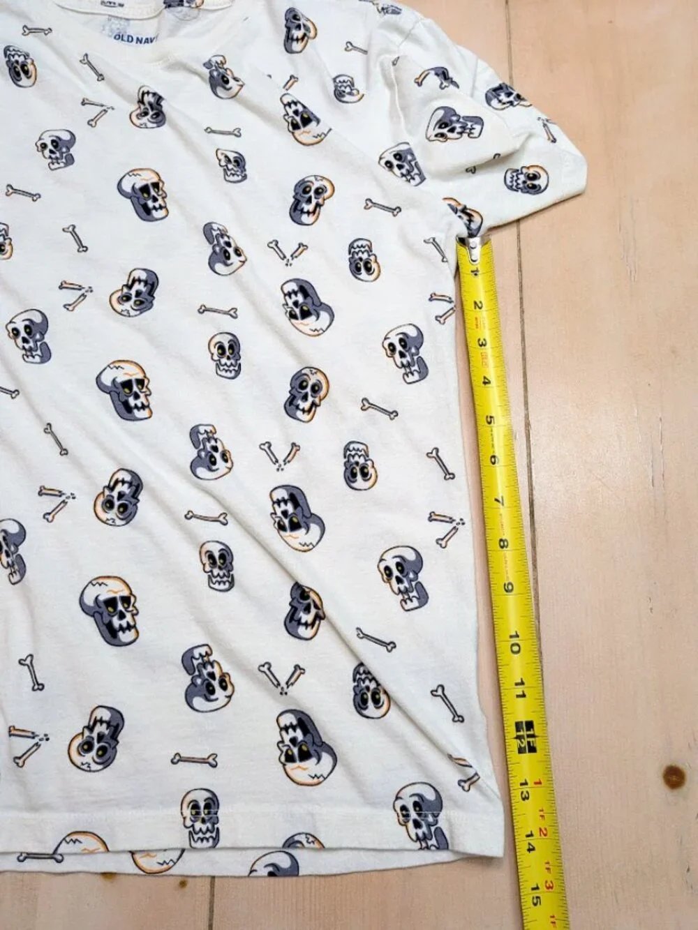Old Navy Kids XL 14-16 Skull Bones Halloween Graphic T-Shirt